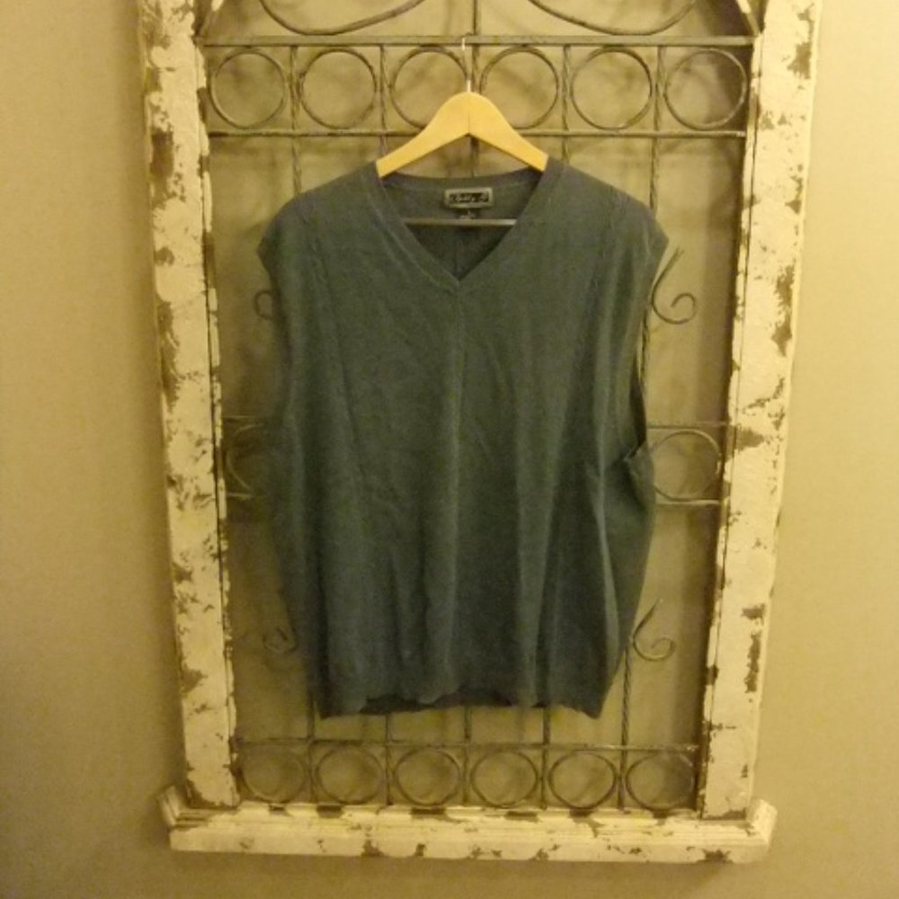 BOBBY G V-NECK SWEATER VEST MENS-LARGE